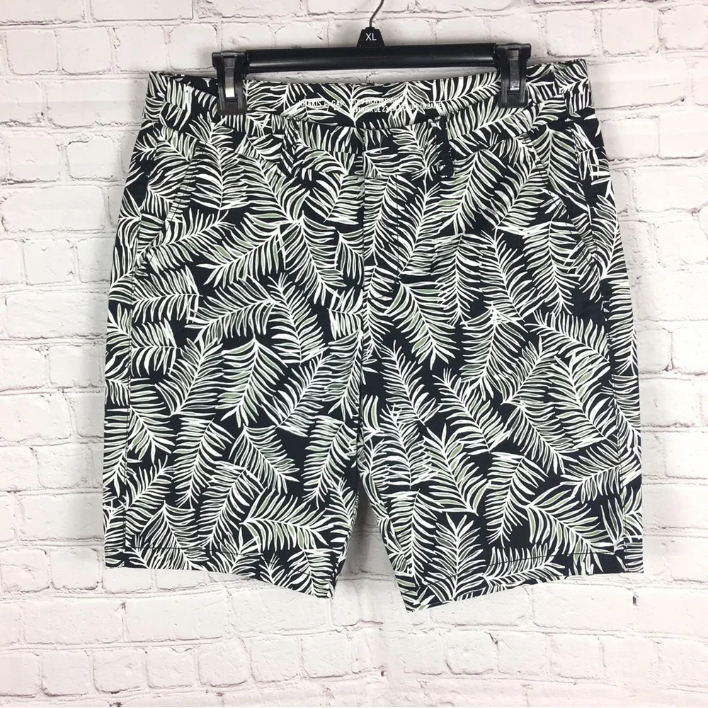 GAP Khaki Tropical Print Bermuda Shorts Womens 8 Black White Palm Leaf